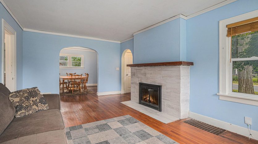 home for sale under $200000 in parchment