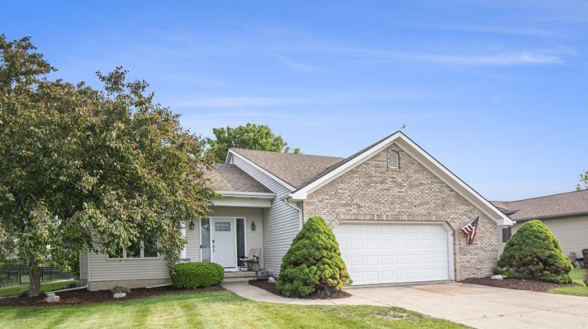 spacious Grand Ledge home for sale