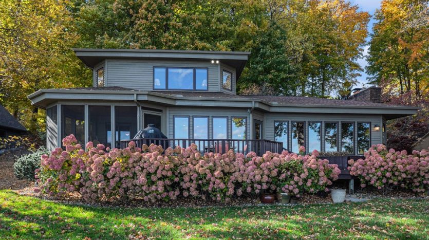 lake home in Kalamazoo County