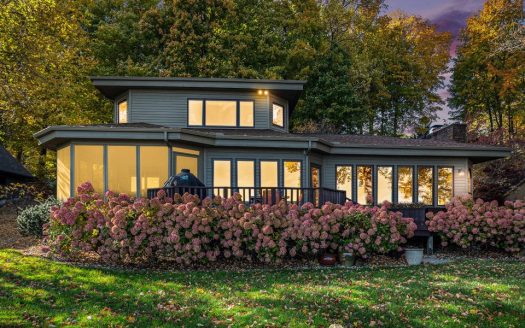 4 bedroom Gull Lake home for sale