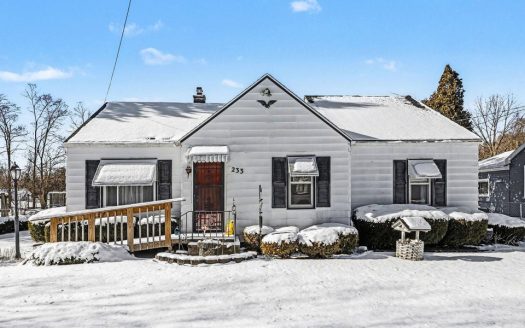 2 bedroom home in friendly Battle Creek neighborhood